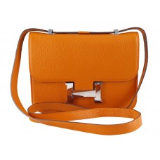 Hermès Constance 23 Schultertasche aus Togo-Leder, Orange