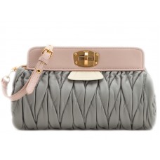 Miu Miu Matelassé Oversized Convertible Clutch Grau