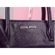 Miu Miu Tote aus glasiertem Leder, Lila