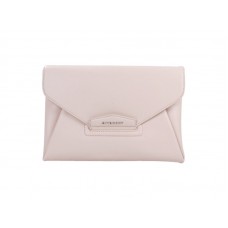 Givenchy Antigona Envelope Clutch aus genarbtem Leder, Creme