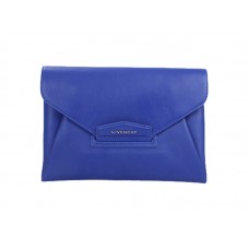 Givenchy Antigona Envelope Clutch aus genarbtem Leder, Marineblau