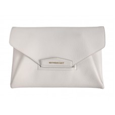 Givenchy Antigona Envelope Clutch aus genarbtem Leder, Weiß