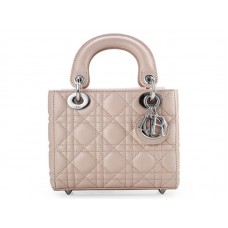 Dior Nano Ledertasche, silberfarbene Beschläge, beige