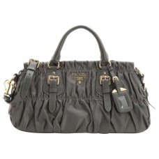 Prada Tessuto Gaufre Nylon Henkeltasche Grau