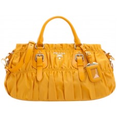 Prada Tessuto Gaufre Nylon Henkeltasche Gelb