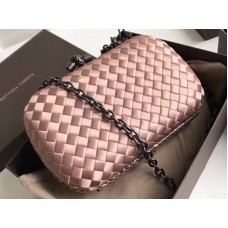 Bottega Veneta Knot Clutch in Boucher Intreccio Hellrosa