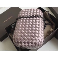 Bottega Veneta Knot Clutch in Boucher Intreccio Helllila