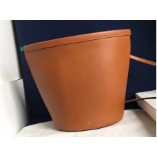 Celine Claps Bucket Bag aus Kalbsleder, Kamel