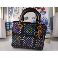 Dior Lady Dior aus schwarzem, wärmegeprägtem Kalbsleder mit handbemalten Details