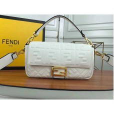 Fendi Baguette Lammleder Weiß