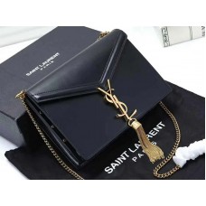 Saint Laurent Cassandra Monogram Clasp Bag Kalbsleder Schwarz