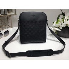 Louis Vuitton Damier Infini District Pochette aus Leder n23355