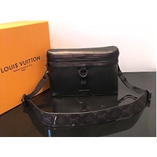 Louis Vuitton Infinity Leather Discovery Messenger PM m52176
