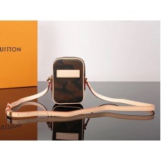 Louis Vuitton Supreme Mini-Schultertasche aus Stoff m44206