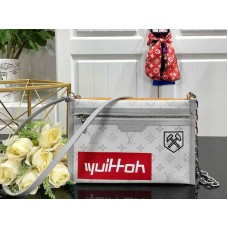 Louis Vuitton Monogram Messenger aus weißem Canvas, flach, m44640